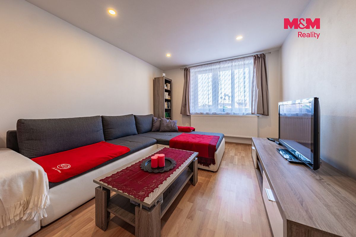 Prodej rodinného domu 225 m², pozemek 1397 m² – fotografie 4