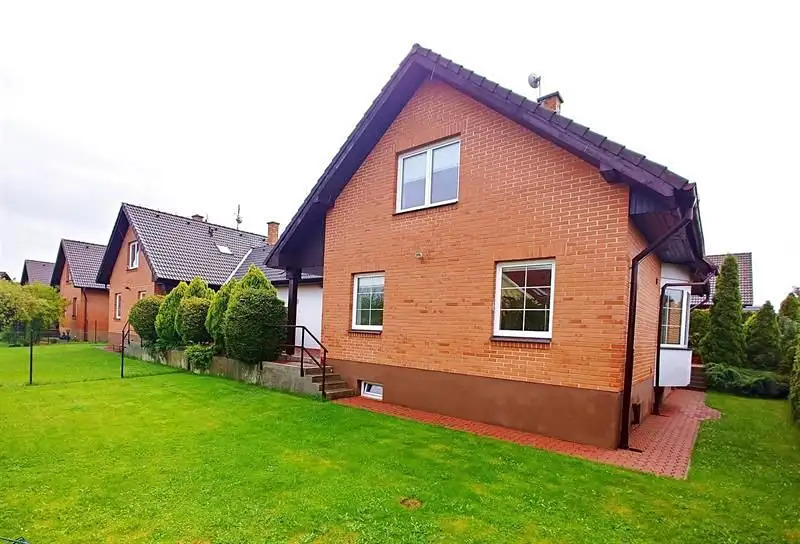 Pronájem rodinného domu 250 m², pozemek 383 m², Praha – náhled fotky 3