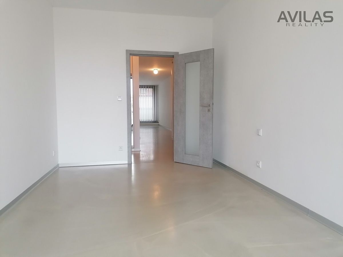 Pronájem bytu 2+kk 64 m² – fotografie 2