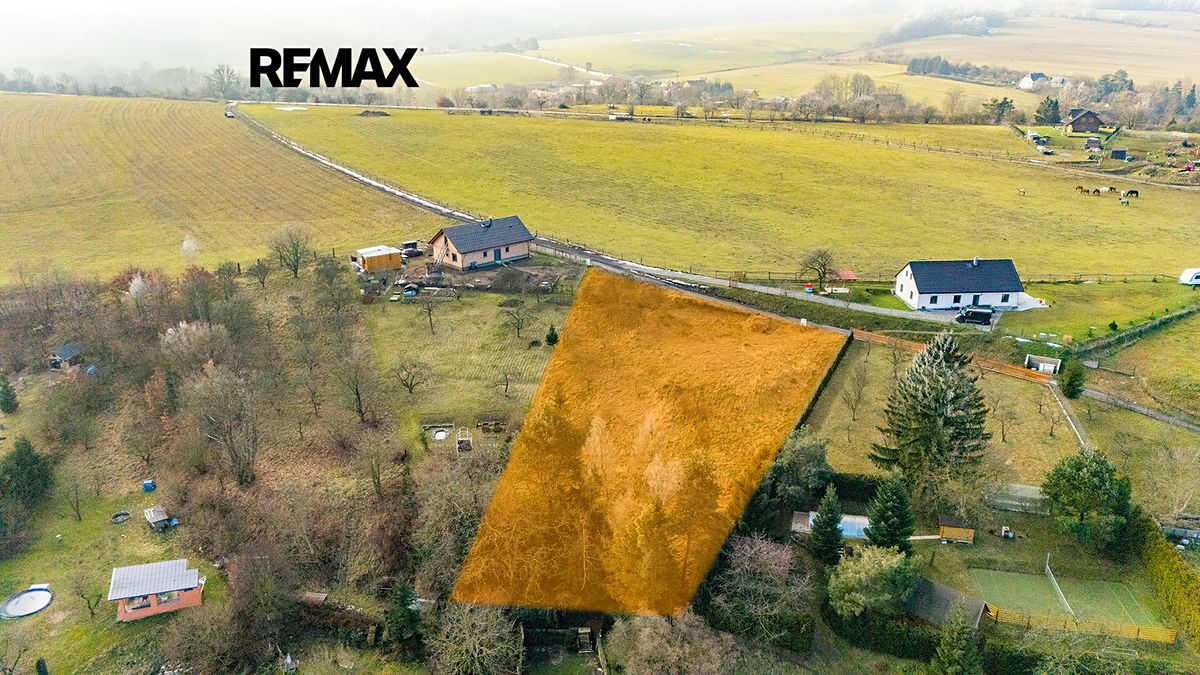 Prodej stavebního pozemku 2413 m²