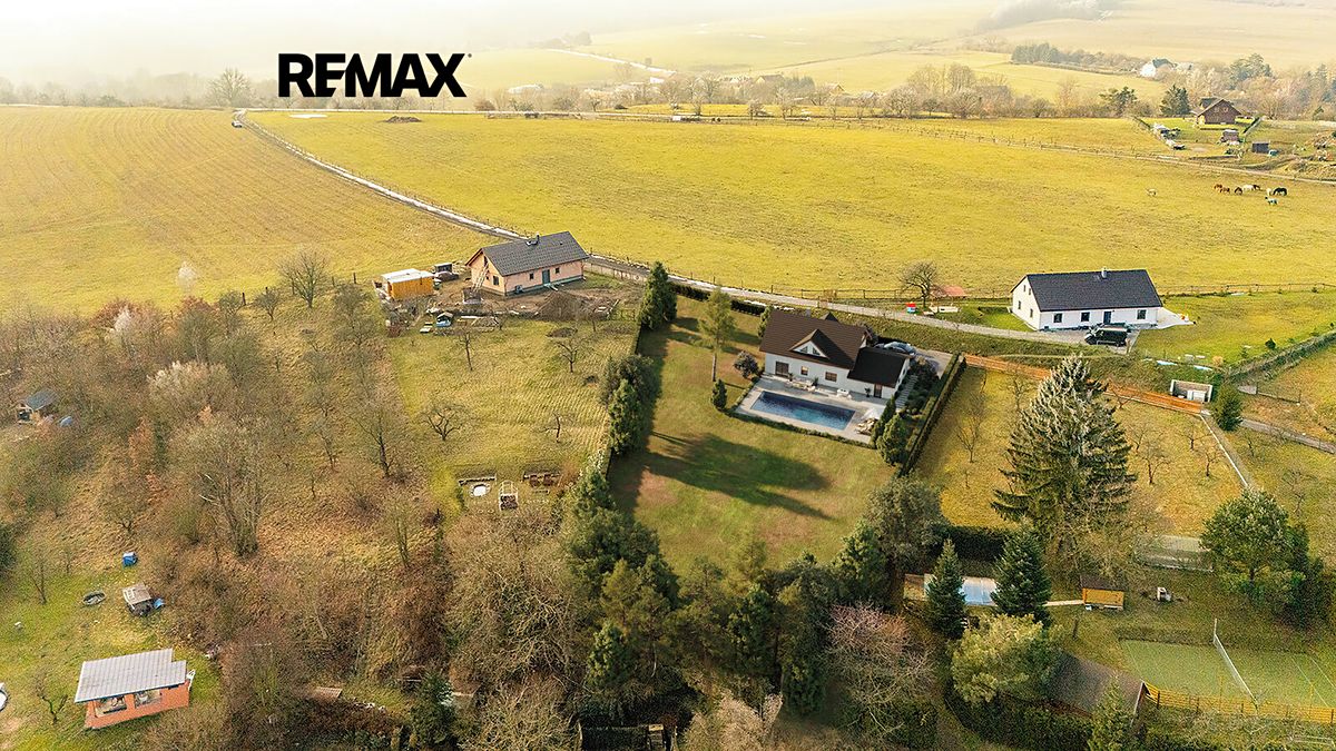 Prodej stavebního pozemku 2413 m² – fotografie 2