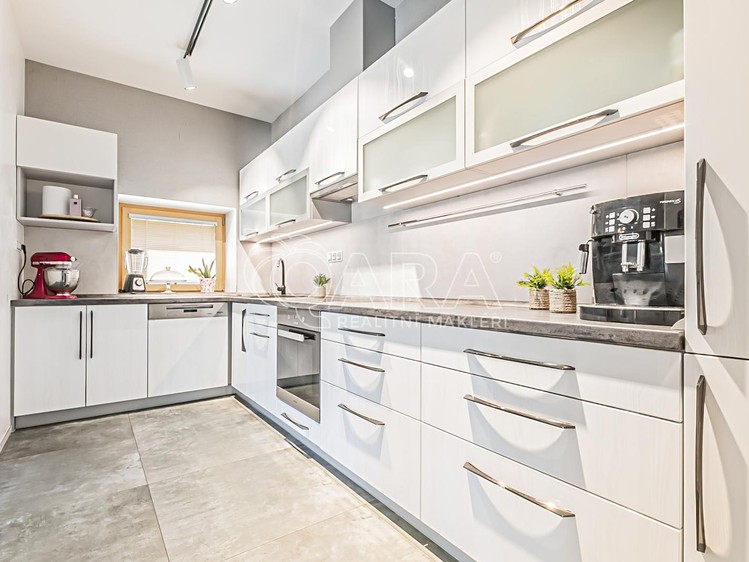 Haus zum Kauf, 328 m² (6 von 36)