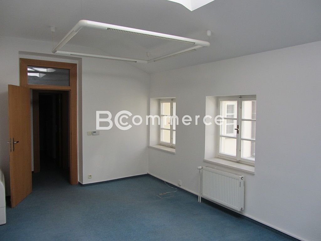 Pronájem komerční nemovitosti 99 m² – fotografie 2