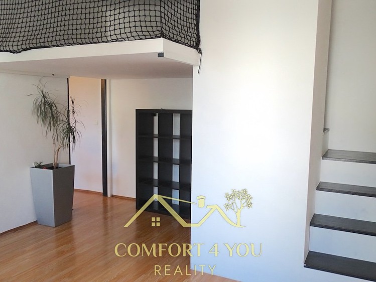 Prodej komerčního prostoru, 1 250 m² (29 z 31)