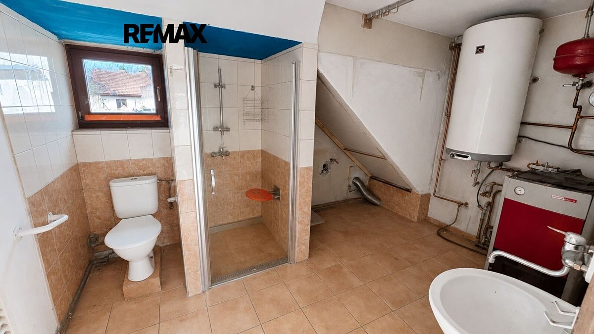 Prodej rodinného domu 230 m², pozemek 260 m² – fotografie 5