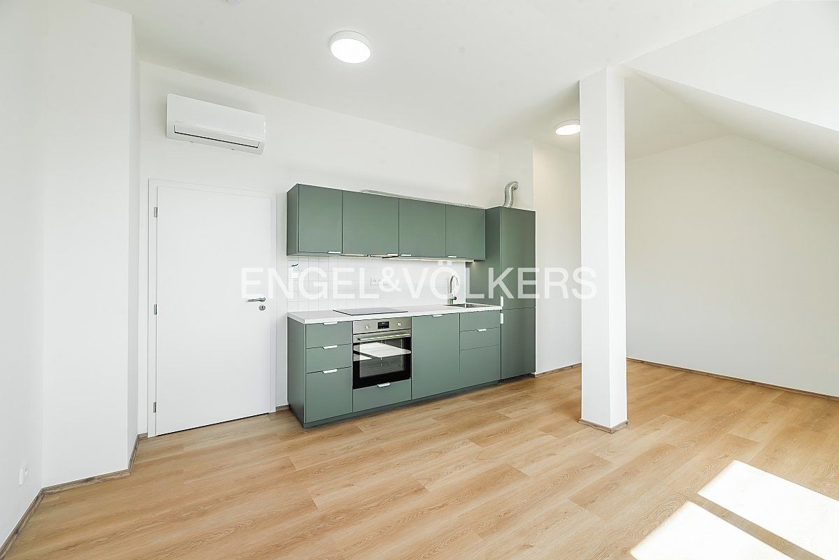Pronájem bytu 2+kk 65 m² – fotografie 2
