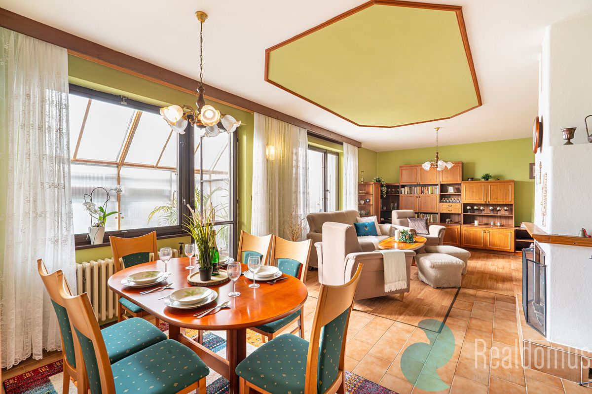 Prodej rodinného domu 235 m², pozemek 724 m²