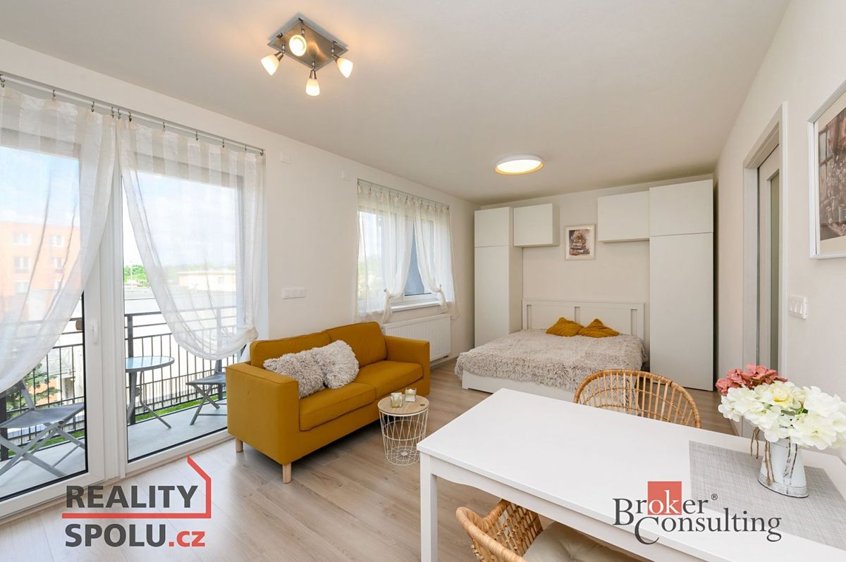 Pronájem bytu 1+kk 37 m² – fotografie 2