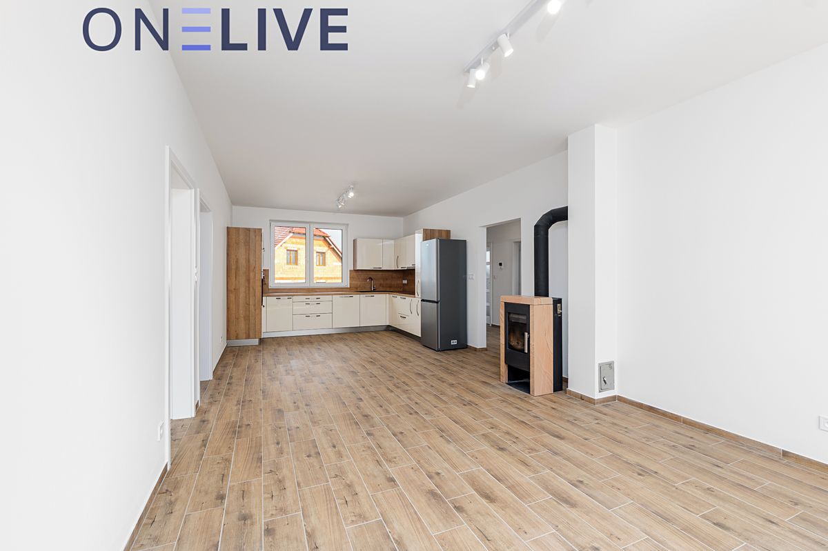 Prodej rodinného domu 92 m², pozemek 704 m² – fotografie 3
