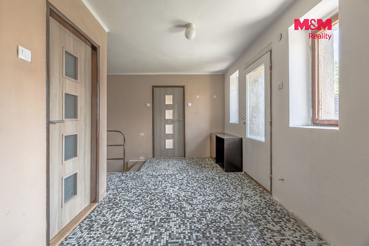 Prodej rodinného domu 188 m², pozemek 1079 m² – fotografie 5