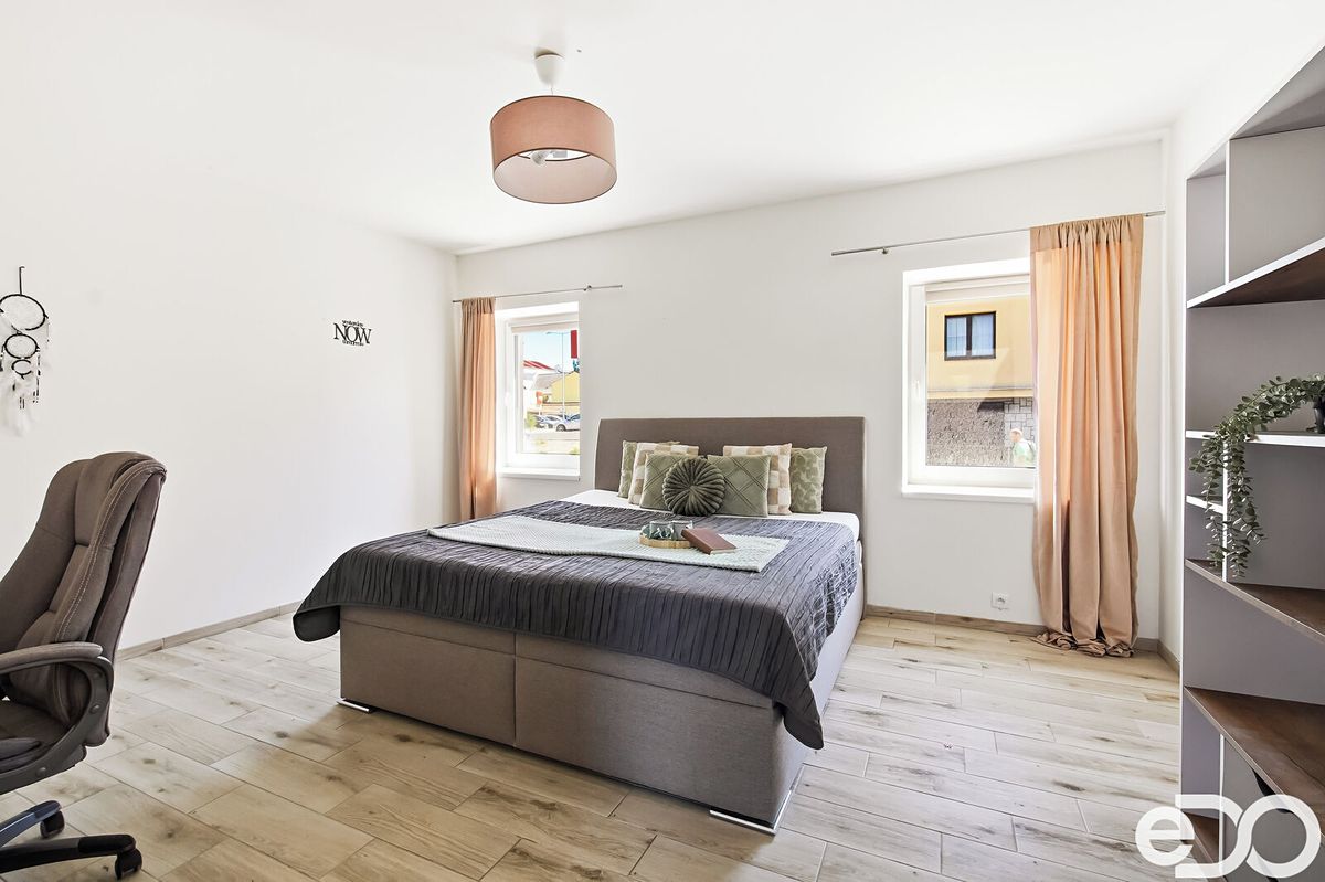 Prodej rodinného domu 213 m², pozemek 366 m² – fotografie 4