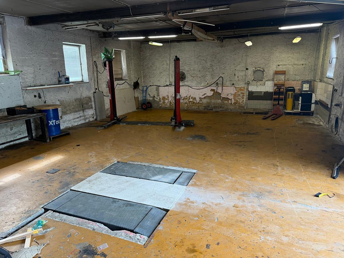 Pronájem výrobní haly, prostoru 120 m²