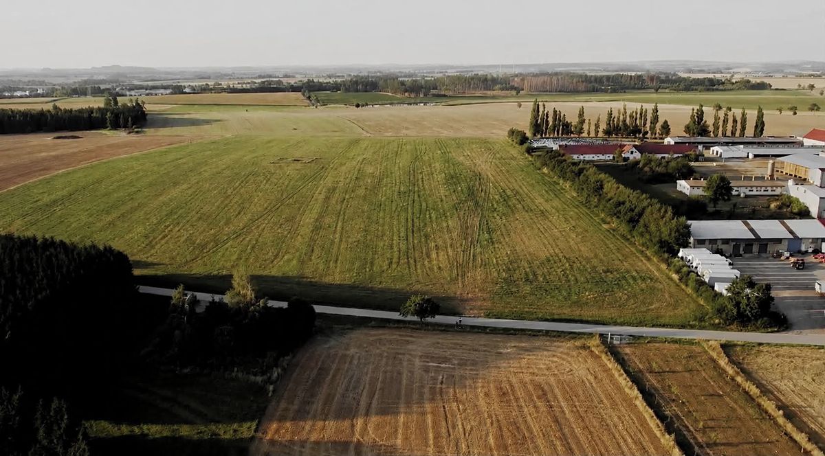 Prodej komerčního pozemku 21059 m² – fotografie 3