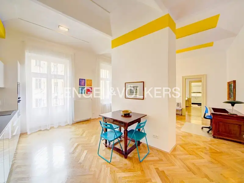 Pronájem bytu 2+kk 65 m², Praha – náhled fotky 1