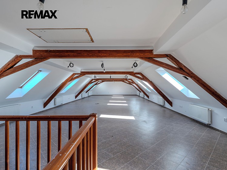 Prodej domu, 1 145 m² (8 z 27)