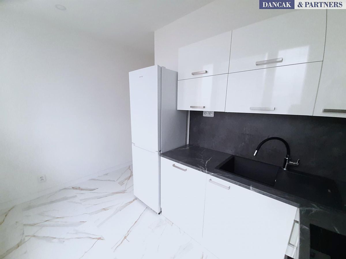 Pronájem bytu 2+1 52 m² – fotografie 2