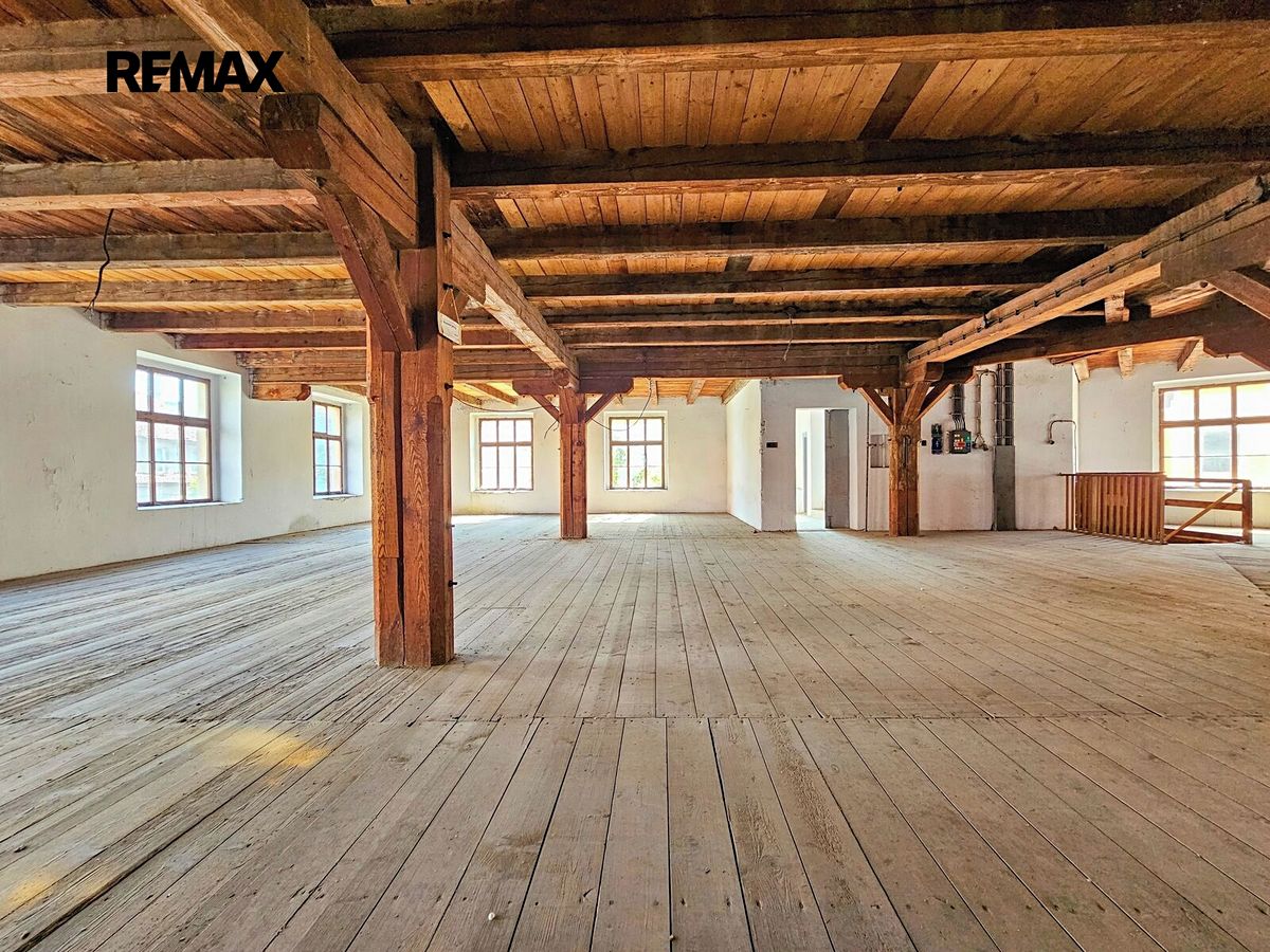 Prodej skladového prostoru 2000 m² – fotografie 3
