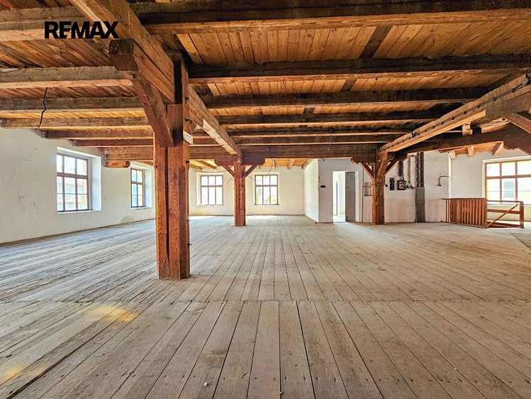 Комерційне приміщення на продаж, 2 000 м² (3 з 30)