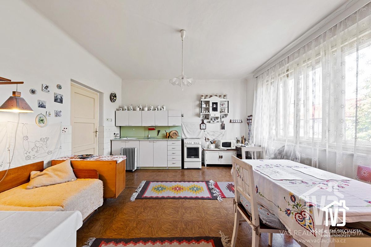 Prodej vily 270 m², pozemek 1204 m² – fotografie 3