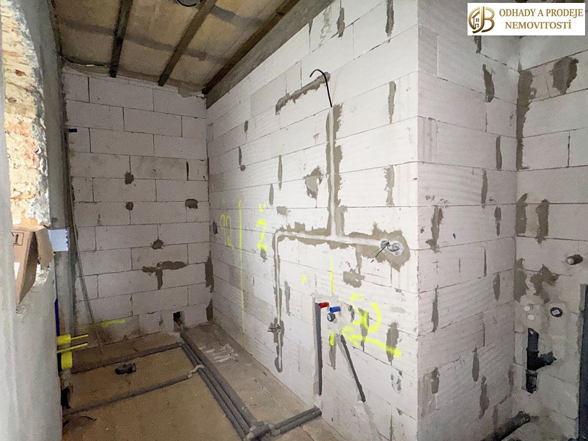 Prodej rodinného domu 205 m², pozemek 1022 m² – fotografie 5