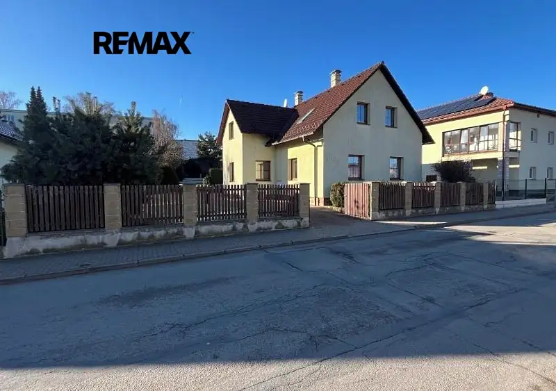 Prodej rodinného domu 220 m², pozemek 1093 m², Pelhřimov – náhled fotky 3