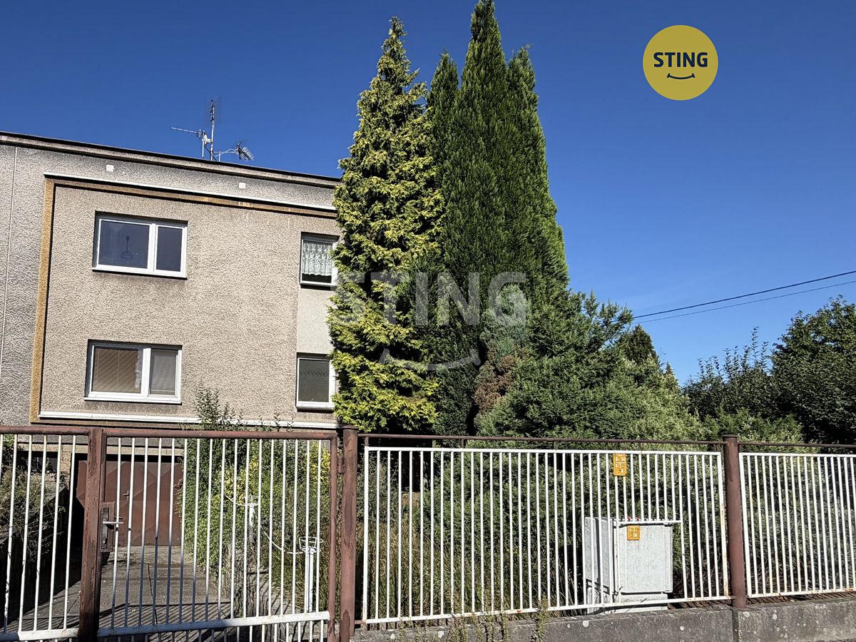 Pronájem rodinného domu 210 m², pozemek 855 m²