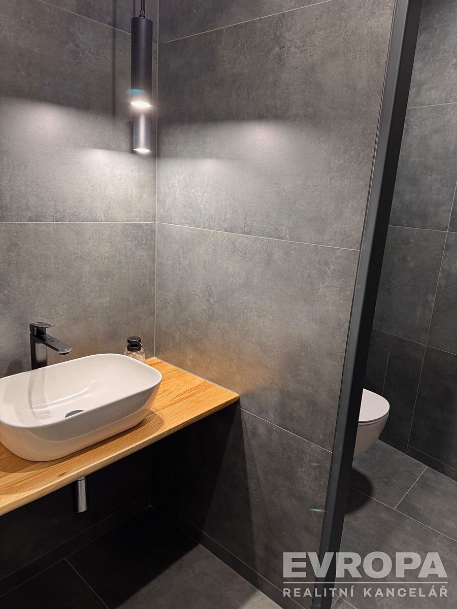 Pronájem obchodního prostoru 19 m² – fotografie 3
