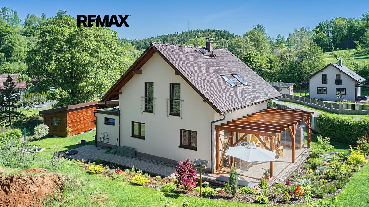 Prodej rodinného domu 114 m², pozemek 1305 m²