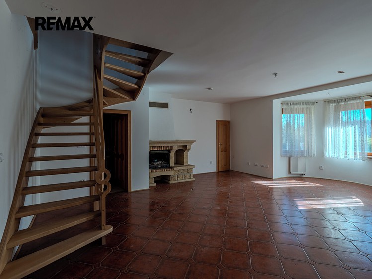 Prodej domu, 1 145 m² (13 z 36)