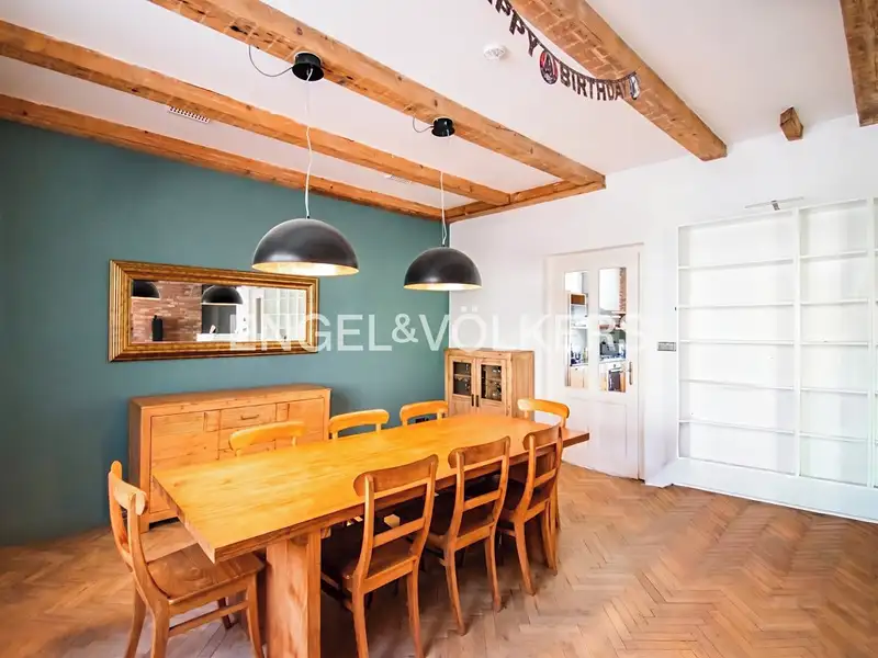 Pronájem rodinného domu 360 m², pozemek 583 m², Praha – náhled fotky 2