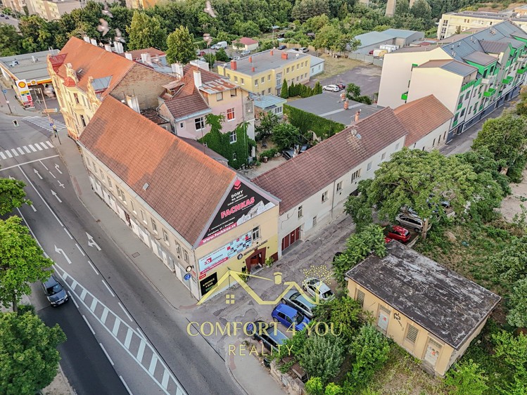 Prodej komerčního prostoru, 1 250 m² (1 z 31)