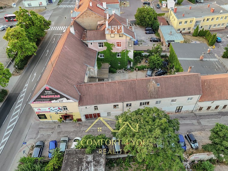 Prodej komerčního prostoru, 1 250 m² (3 z 31)