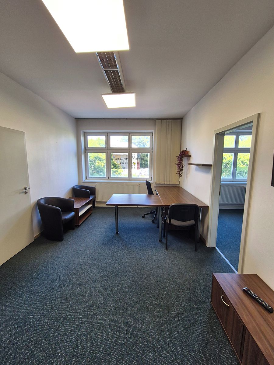 Pronájem kanceláře 36 m² – fotografie 2