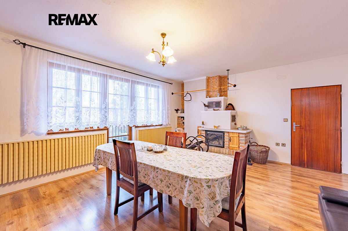 Prodej rodinného domu 248 m², pozemek 724 m²