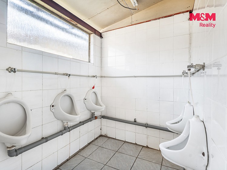 Prodej komerčního prostoru, 757 m² (14 z 30)