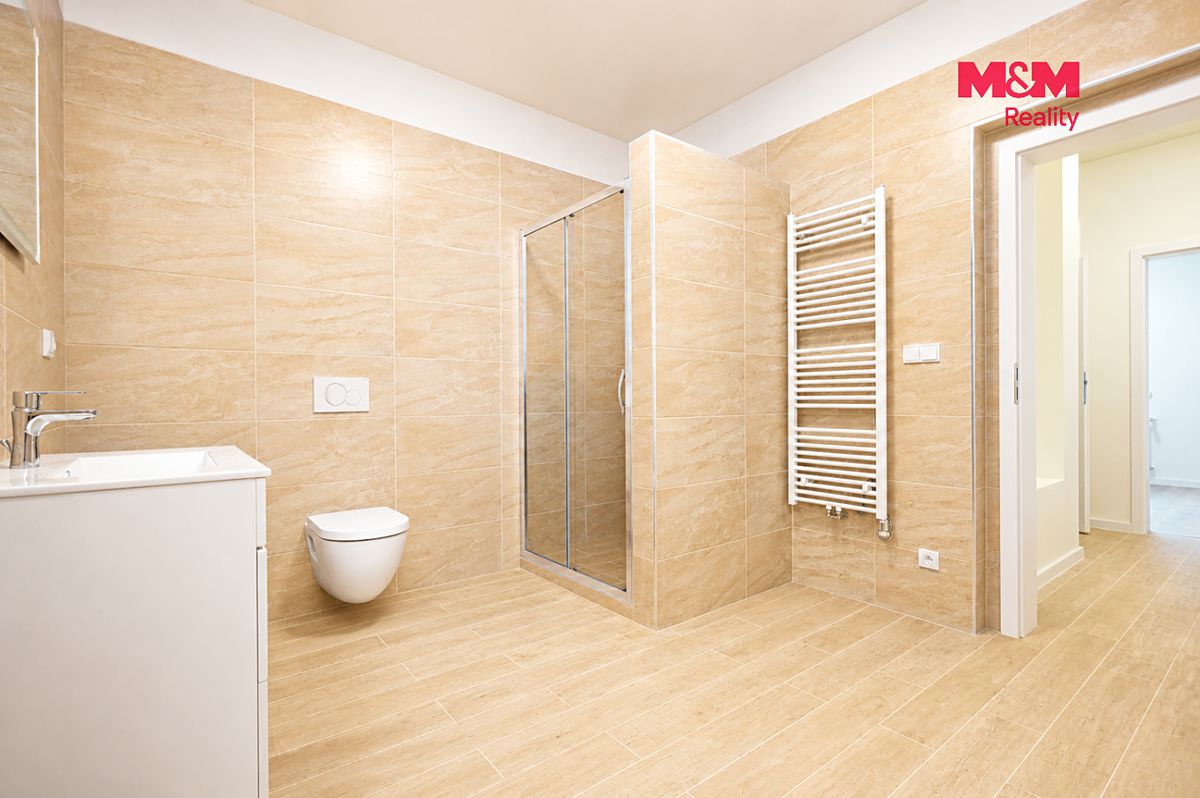 Prodej rodinného domu 200 m², pozemek 1406 m² – fotografie 4