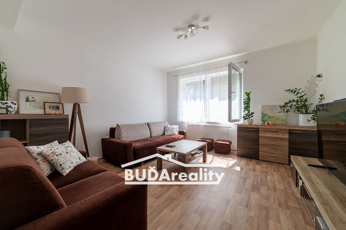 Prodej rodinného domu 249 m², pozemek 663 m² – fotografie 5
