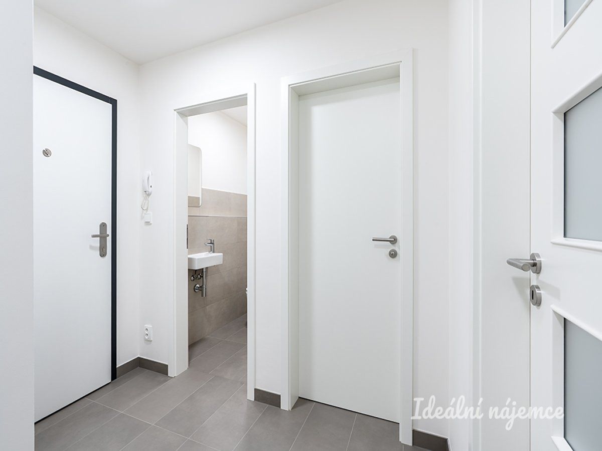 Pronájem bytu 3+kk 64 m² – fotografie 3
