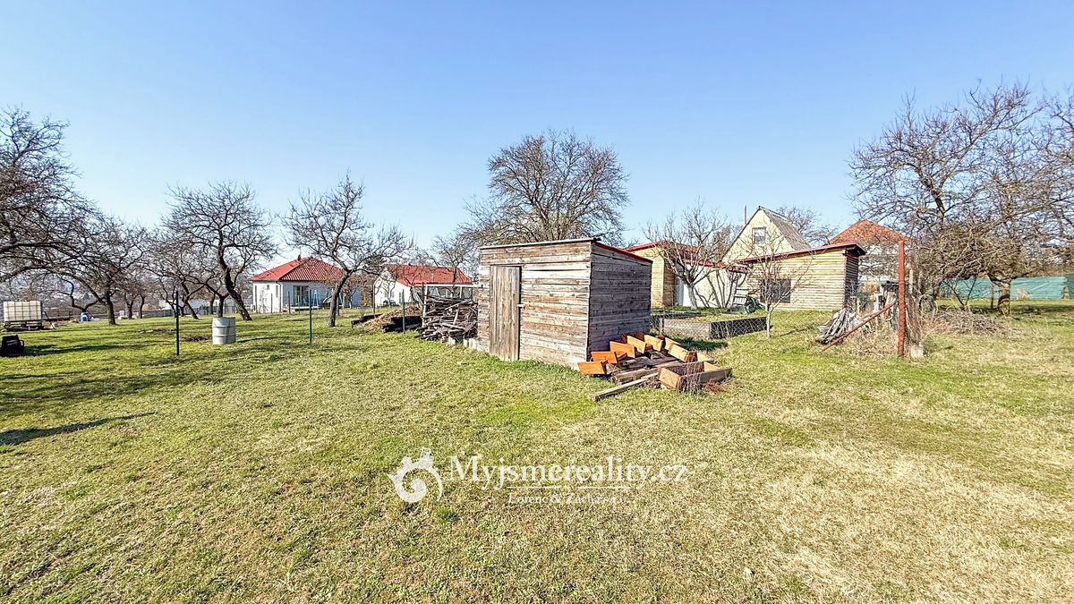 Prodej zahrady 1465 m², Suchohrdly – fotka 1 z 3