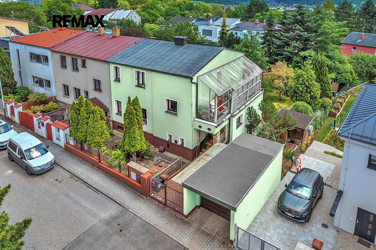 Prodej rodinného domu 195 m², pozemek 561 m² – fotografie 3