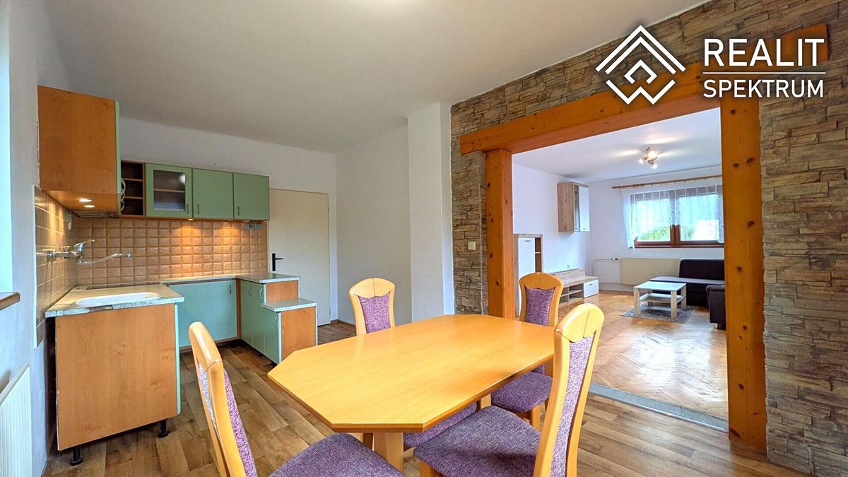 Prodej rodinného domu 209 m², pozemek 1148 m² – fotografie 3