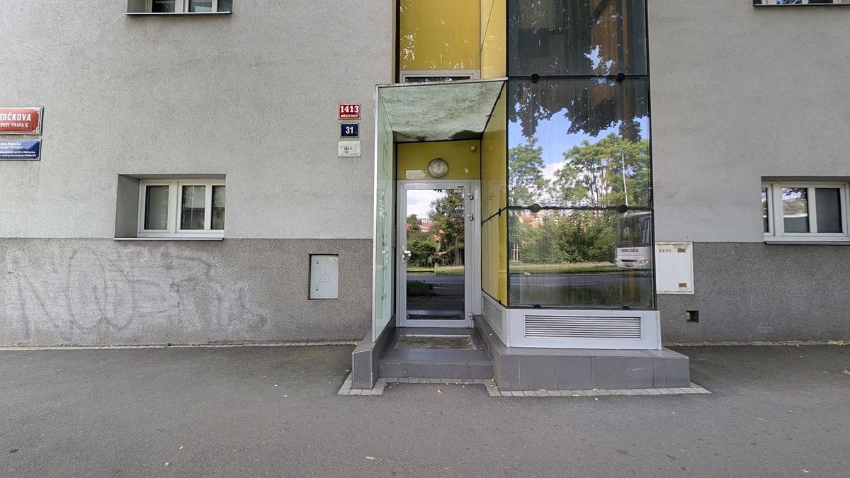 Pronájem bytu 1+1 37 m² – fotografie 2