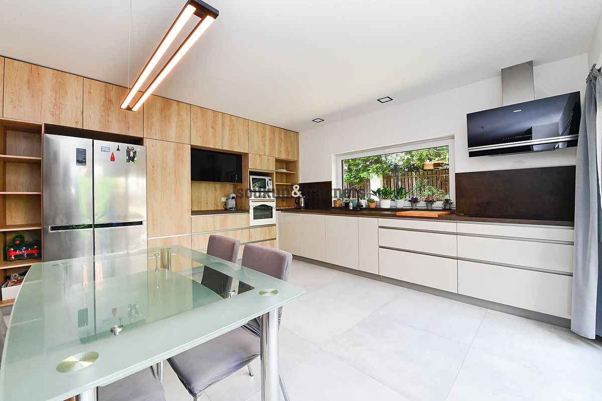 Pronájem bytu 4+1 121 m² – fotografie 2