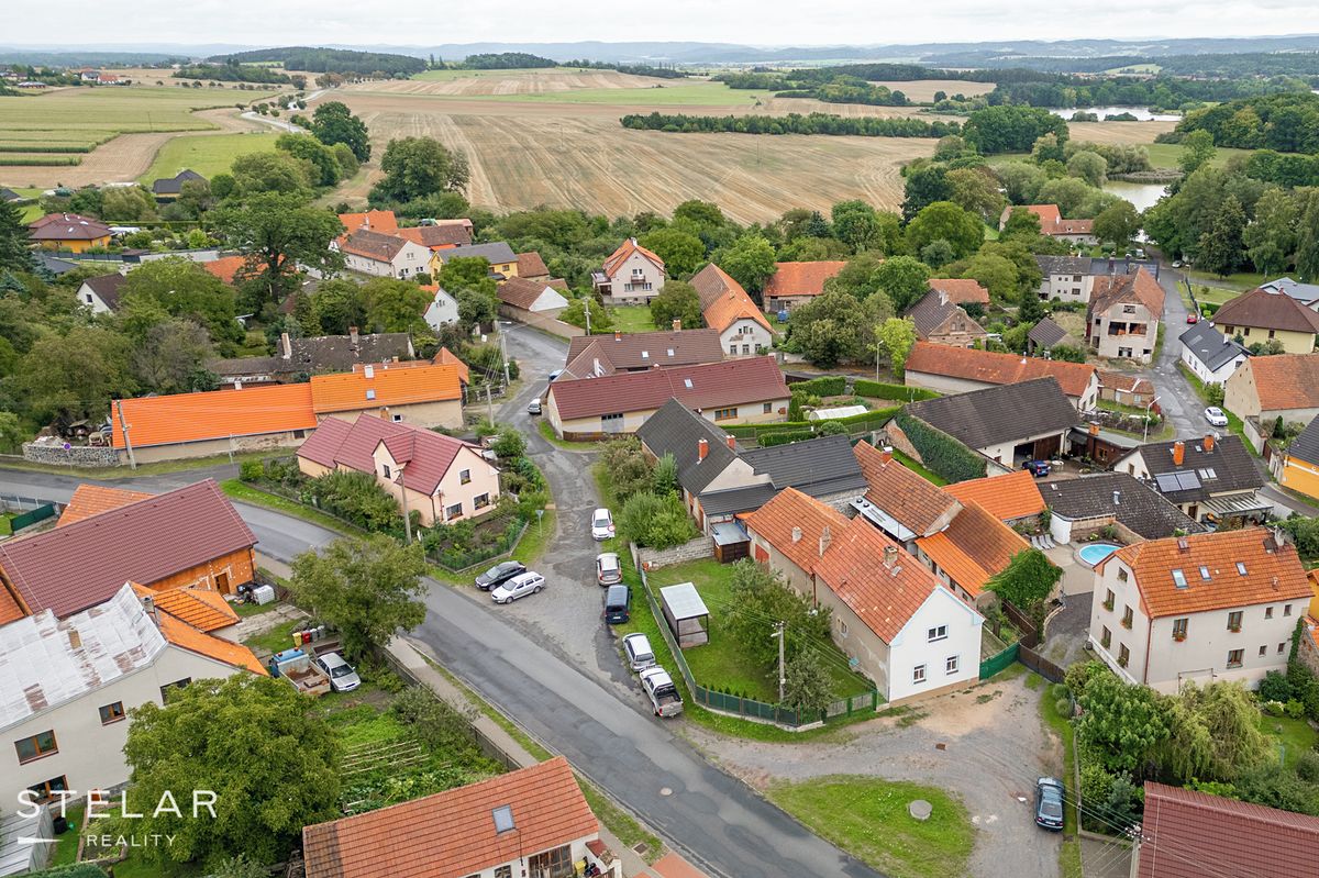Prodej rodinného domu 180 m², pozemek 668 m² – fotografie 3