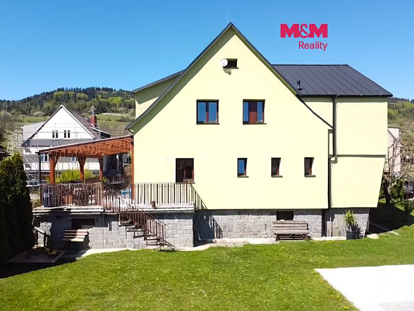 Prodej rodinného domu 271 m², pozemek 796 m²