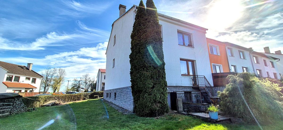 Prodej rodinného domu 195 m², pozemek 572 m² – fotografie 3