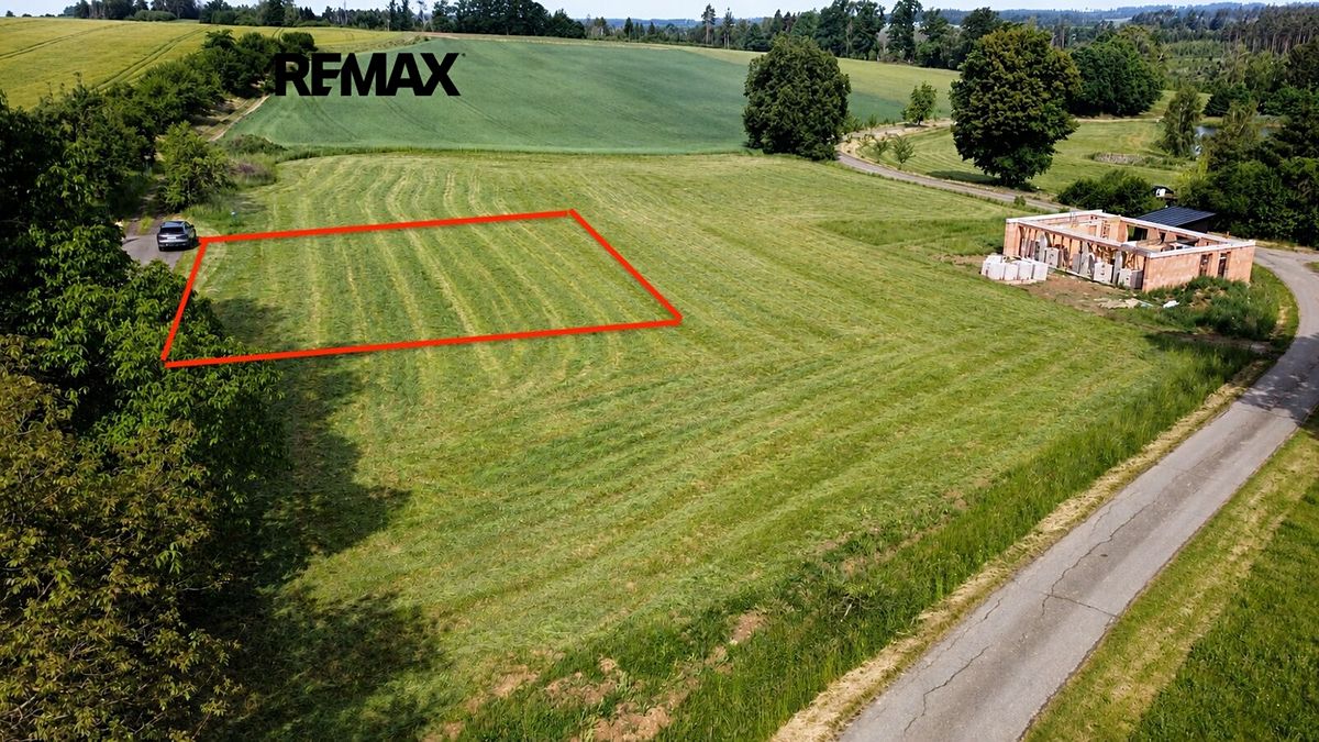Prodej stavebního pozemku 1025 m² – fotografie 3