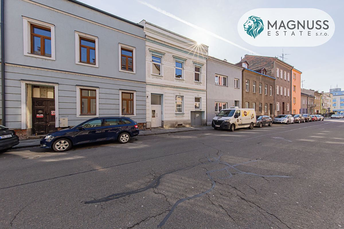 Prodej vícegeneračního domu 208 m², pozemek 201 m² – fotografie 2