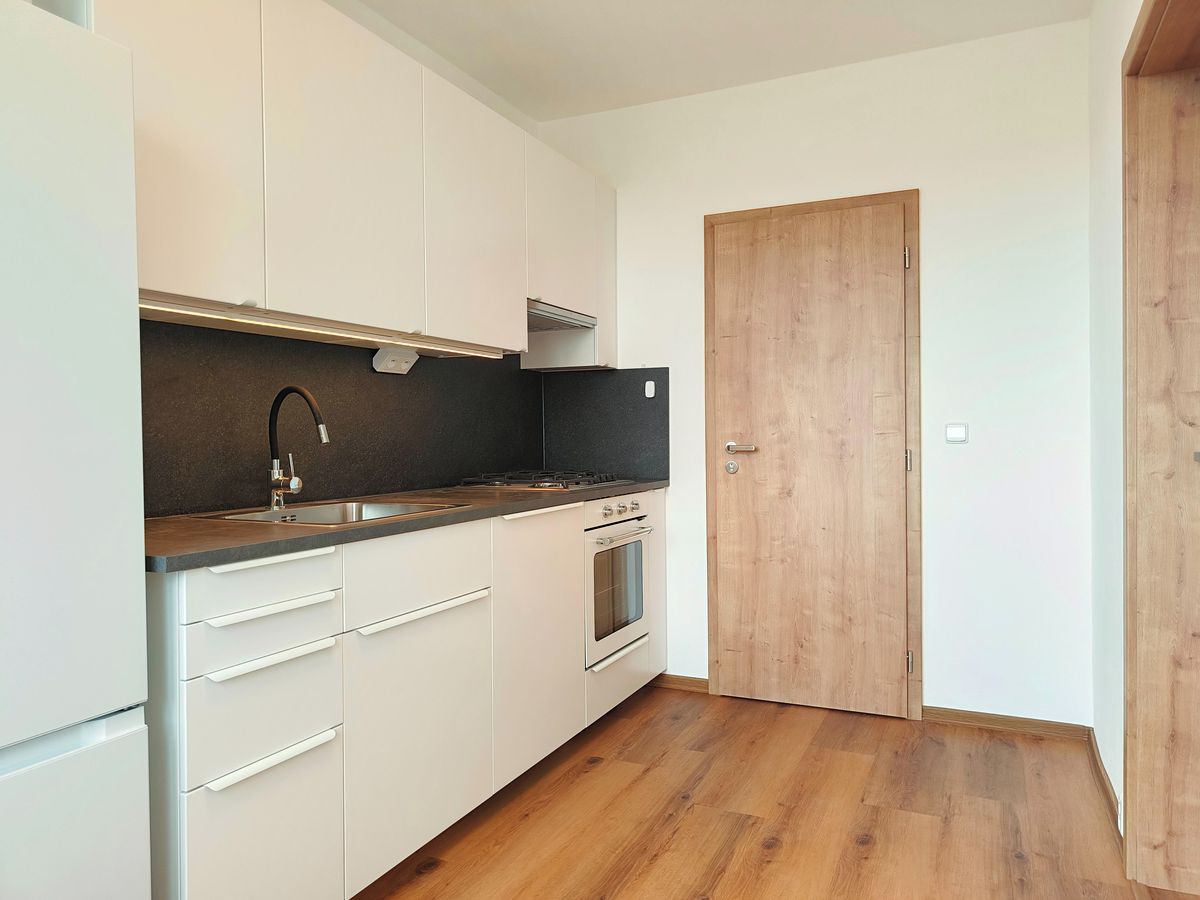 Pronájem bytu 3+1 80 m² – fotografie 2