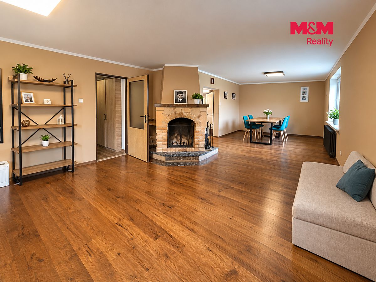 Prodej rodinného domu 200 m², pozemek 7653 m² – fotografie 5